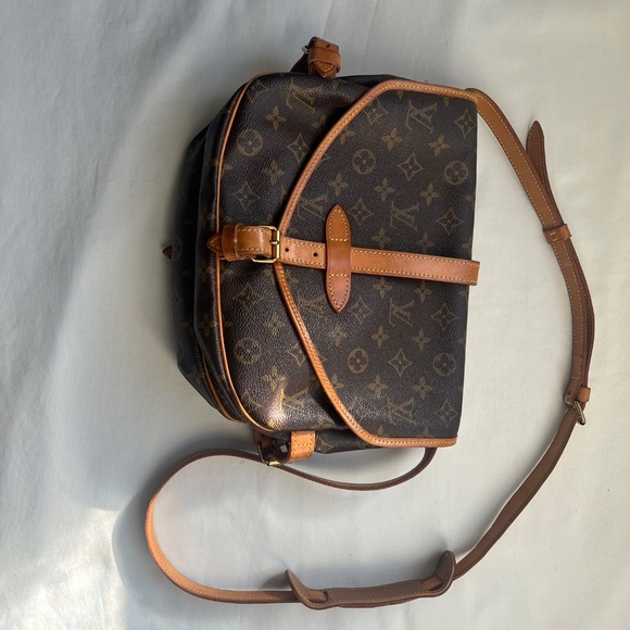 Louis Vuitton Crossbody - Picture 2 of 8